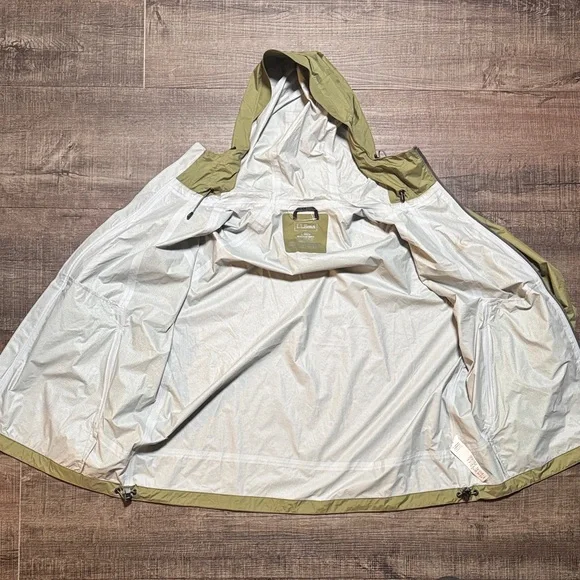 L.L. Bean Men's Light Green Hooded Jacket - Picture 7 of 8